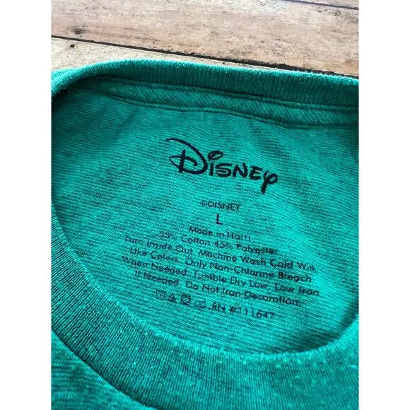 Disney Peter Pan Tshirt Large - Picture 3 of 4